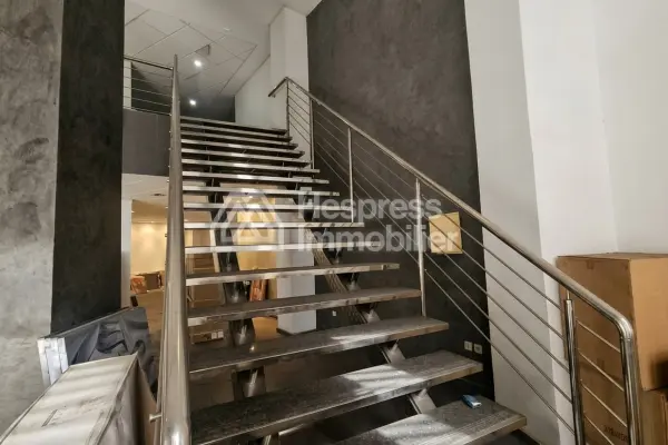 Commercial premises for sale, 278m², located at Palmier