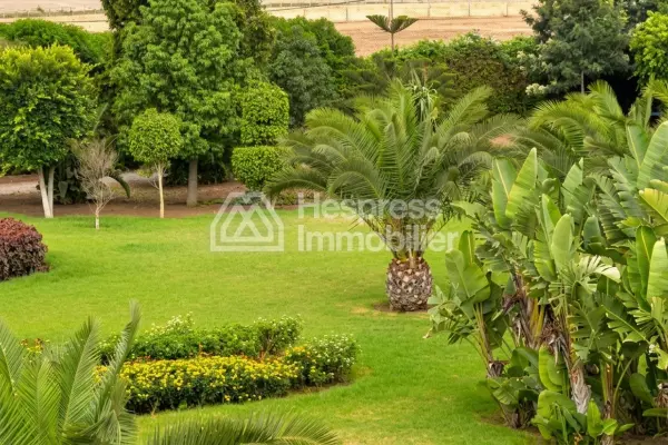 Beautiful villa with swimming pool for sale, 18465m²