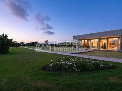 Beautiful villa with swimming pool for sale, 18465m²