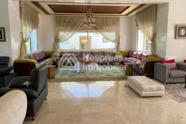 Jolie villa à vendre dar Bouazza 1117m²