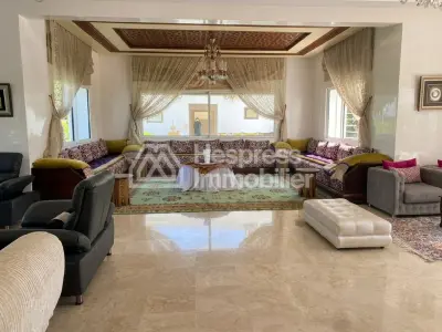 Jolie villa à vendre dar Bouazza 1117m²