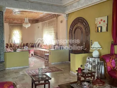 Villa à vendre a usage commercial CIL 480m²