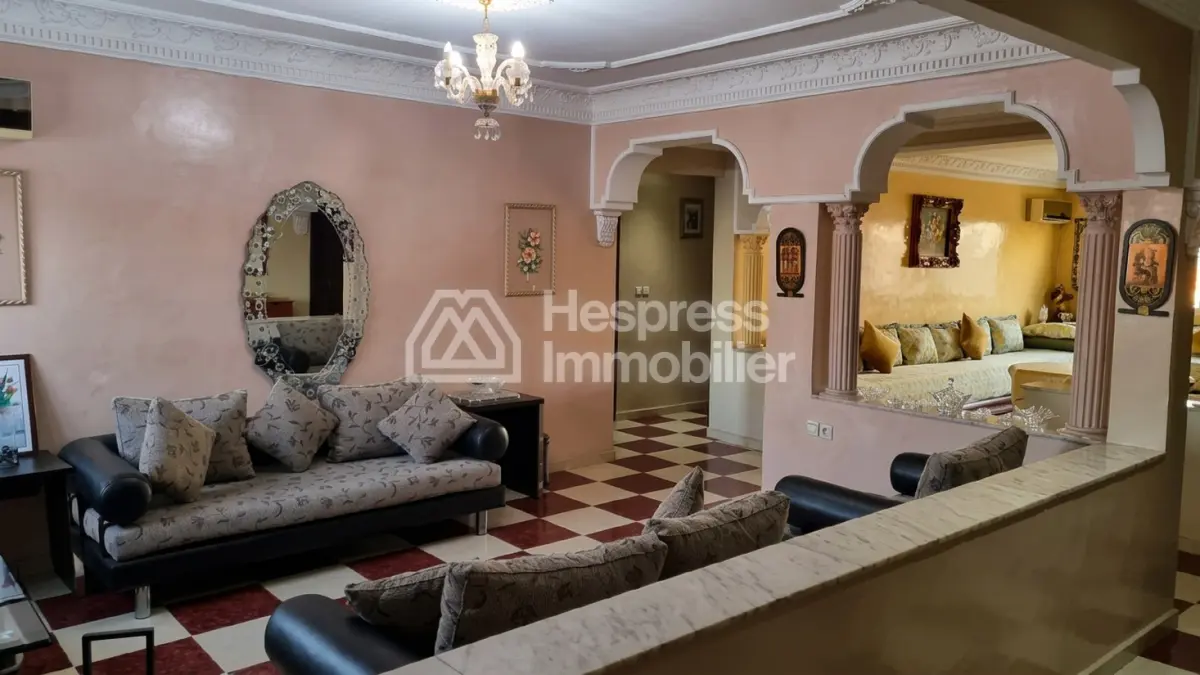 Apartment for sale, no overlooking neighbors, 191m2, Boulevard la Martine