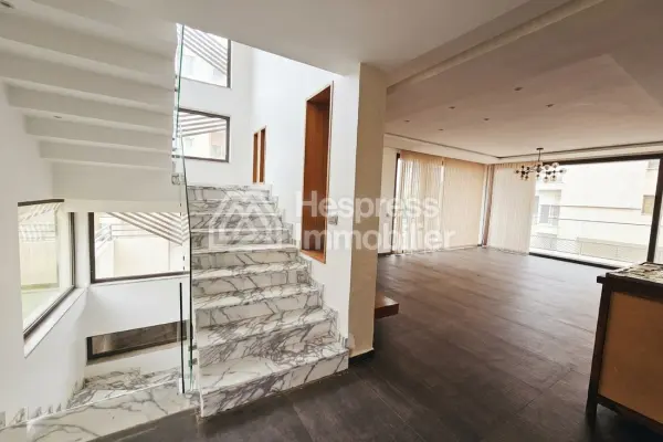Beautiful villa with pool for sale, 420m², Tamaris