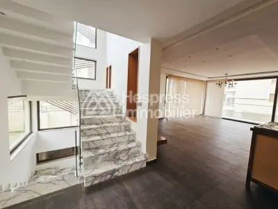 Beautiful villa with pool for sale, 420m², Tamaris