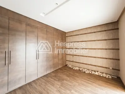Beautiful villa with pool for sale, 420m², Tamaris