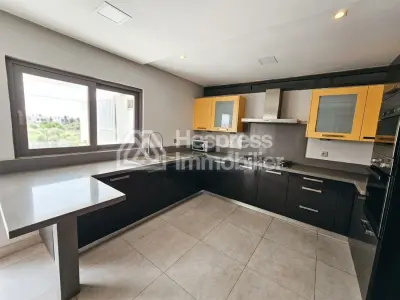 Beautiful villa with pool for sale, 420m², Tamaris