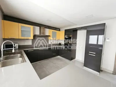Beautiful villa with pool for sale, 420m², Tamaris
