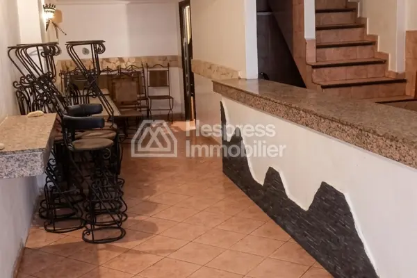 Commercial premises for sale in Mers Sultan