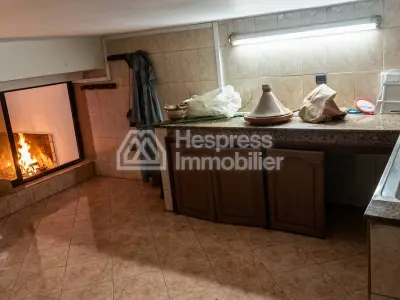 Commercial premises for sale in Mers Sultan