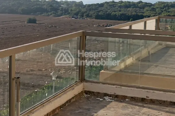 Bel appartement à vendre, vue sur mer