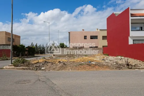 Plot of land for a 280m² villa for sale