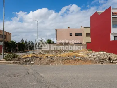 قطعة أرض لبناء فيلا مساحتها 280 متر مربع معروضة للبيع