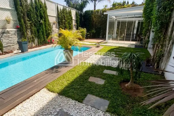 Villa for sale with swimming pool, 415m² Bouskoura