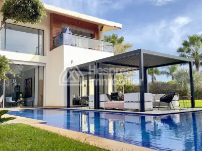 Vente villa moderne avec piscine BOUSKOURA 980m²