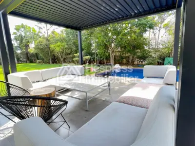 Vente villa moderne avec piscine BOUSKOURA 980m²