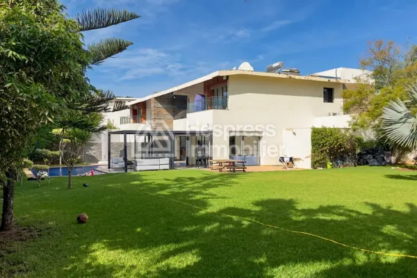 Modern villa for sale with swimming pool Bouskoura 980m²