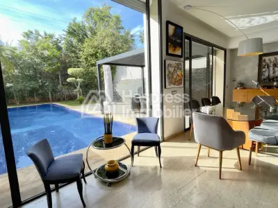 Vente villa moderne avec piscine BOUSKOURA 980m²