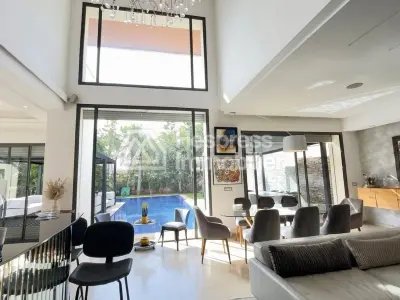 Vente villa moderne avec piscine BOUSKOURA 980m²