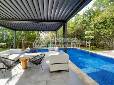 Vente villa moderne avec piscine BOUSKOURA 980m²