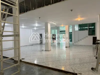 Vente local commercial pres de bd mly ismail