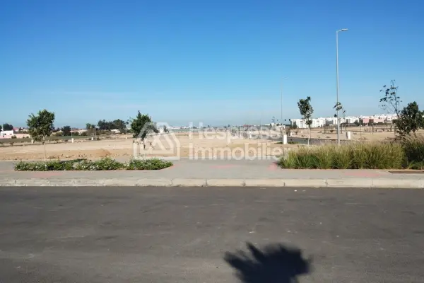 Commercial plot of 412 m2 in TAMARIS