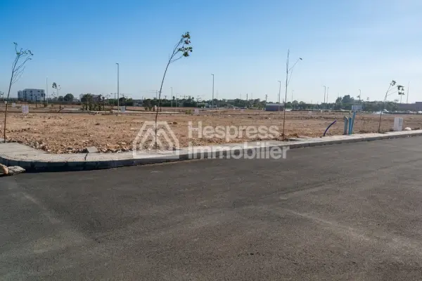 A plot of land in a villa zone for sale, 472m², TAMARIS
