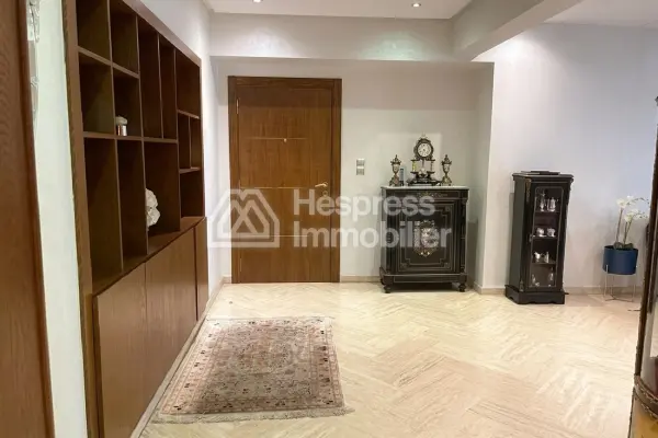 Joli appartement à vendre 2 Mars 188m²