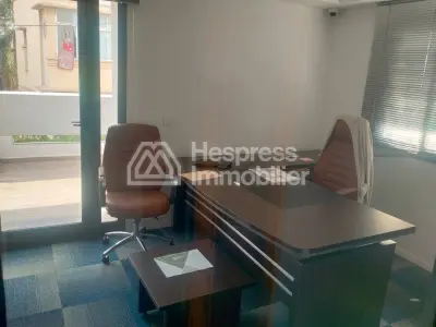 Villa à usage professionnel à vendre 450 M²