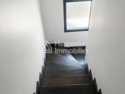 Villa à usage professionnel à vendre 450 M²