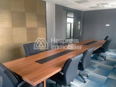 Villa à usage professionnel à vendre 450 M²