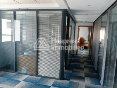Villa à usage professionnel à vendre 450 M²