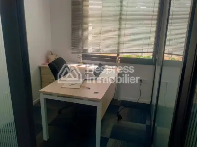 Villa à usage professionnel à vendre 450 M²