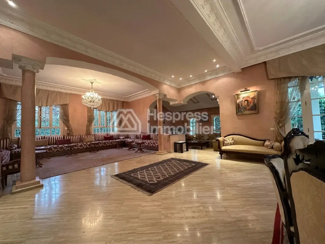 Mandarona Villa for sale 714 m²
