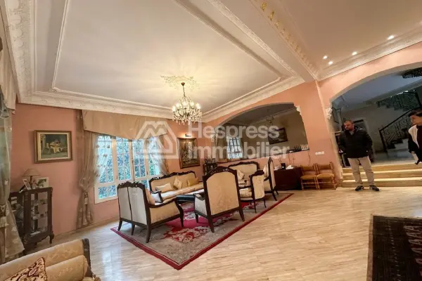 Mandarona Villa for sale 714 m²