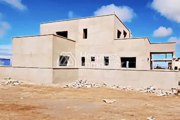 Luxury Semi-Finished Villa – Prime & Strategic Area