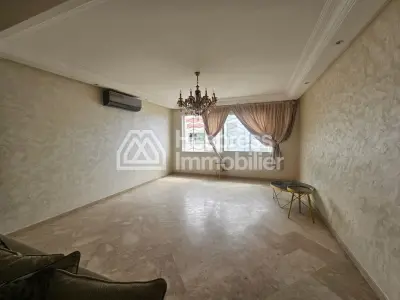 Appartement à vendre à Val Fleury. Surface totale 163 m². Cheminée