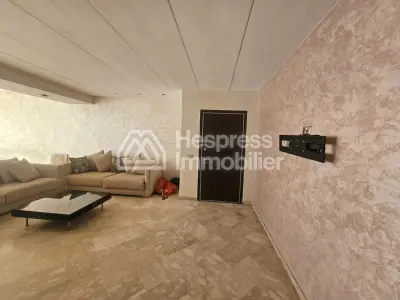 Appartement à vendre à Val Fleury. Surface totale 163 m². Cheminée