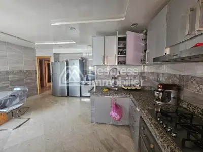 Appartement à vendre à Val Fleury. Surface totale 163 m². Cheminée