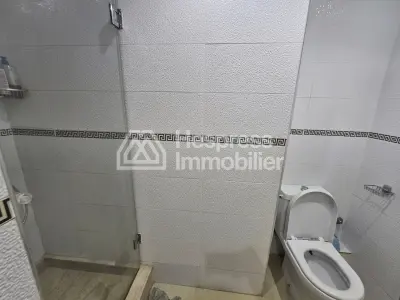 Appartement à vendre à Val Fleury. Surface totale 163 m². Cheminée
