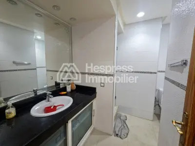 Appartement à vendre à Val Fleury. Surface totale 163 m². Cheminée