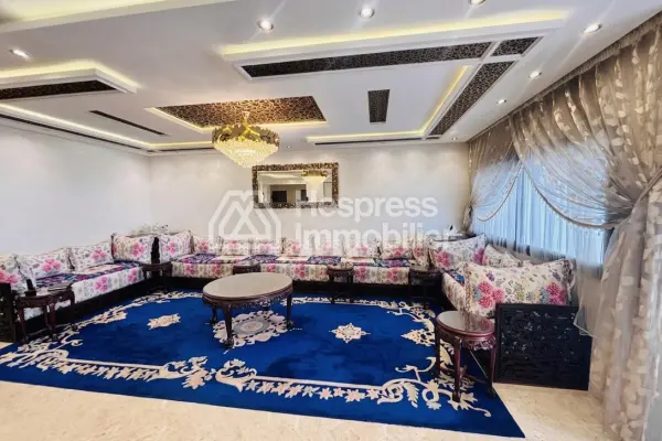 Duplex à vendre à pres de rompt pointdesports. 4 belles chambres. Cuisine entièrement équipée