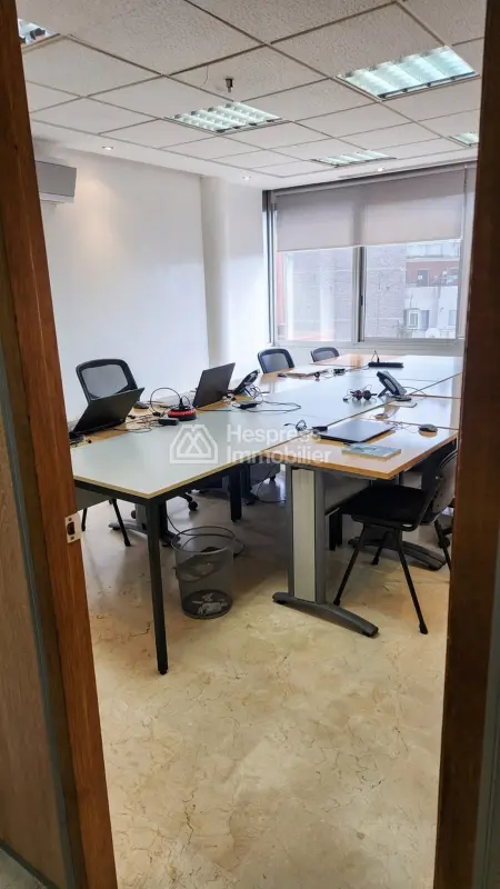 Bureaux en vente à bd la résistance Surface totale 82 m²
