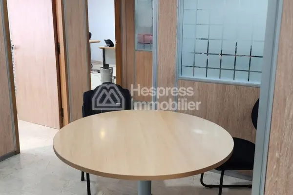 Bureaux en vente à bd la résistance Surface totale 82 m²