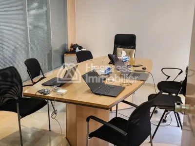 Bureaux en vente à bd la résistance Surface totale 82 m²