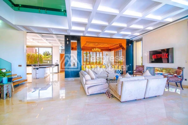 Villa de luxe a vendre sur Av Mohamed 6