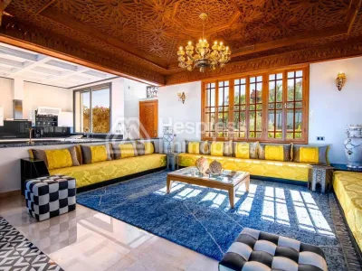 Villa de luxe a vendre sur Av Mohamed 6
