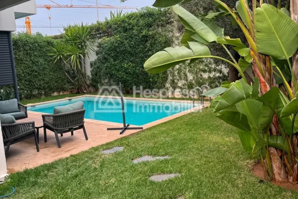 Villa de luxe à louer à Ain Diab. Surface de 330 m². Meublé