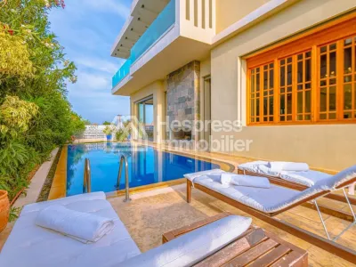 Villa de luxe a vendre sur Av Mohamed 6