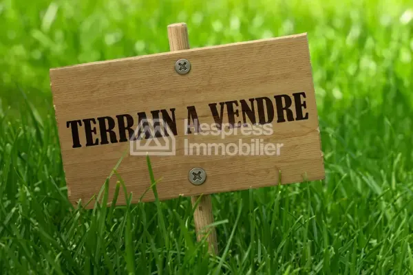 Beau terrain à la vente à Ain Diab. Superficie 2200 m²